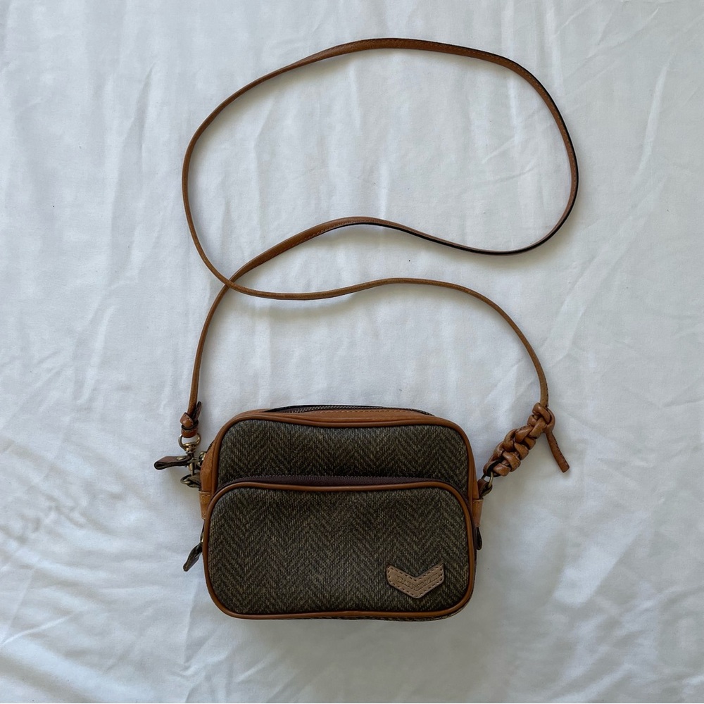 Brown leather crossbody bag